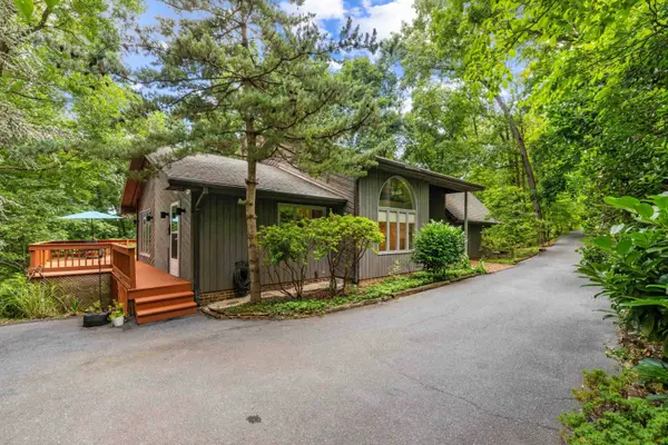 114 OAK TERRACE DR, Staunton, VA 24401