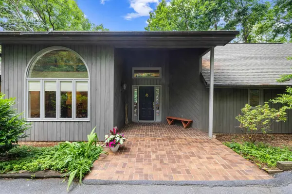 114 OAK TERRACE DR, Staunton, VA 24401