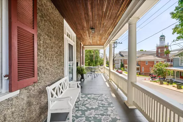 501 FREDERICK ST W, Staunton, VA 24401