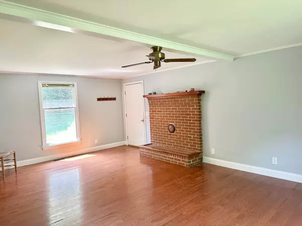 346 BUFFALO GAP HWY, Churchville, VA 24421