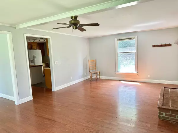 346 BUFFALO GAP HWY, Churchville, VA 24421