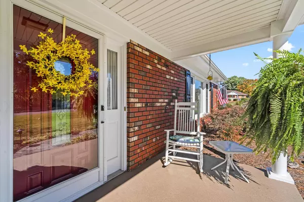 9 S COBBLESTONE CT, Fishersville, VA 22939