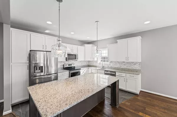 8 MCILWEE LN, Staunton, VA 24401