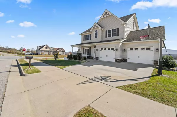 8 MCILWEE LN, Staunton, VA 24401