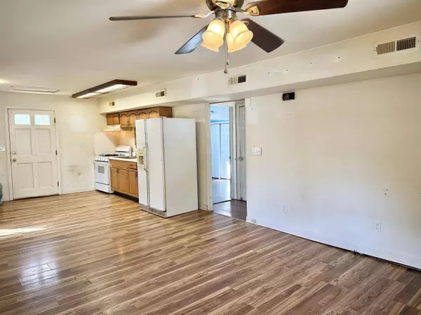 2515 W BEVERLEY ST, Staunton, VA 24401