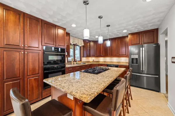 39 FOREST SPRINGS DR, Stuarts Draft, VA 24477