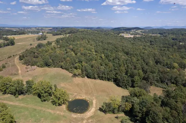 1370 MIDDLEBROOK RD, Staunton, VA 24401