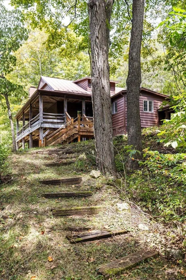 6614 MIDDLEBROOK RD, Raphine, VA 24472