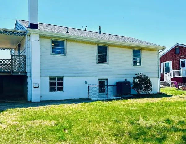 2403 PARK HILL RD, Staunton, VA 24401