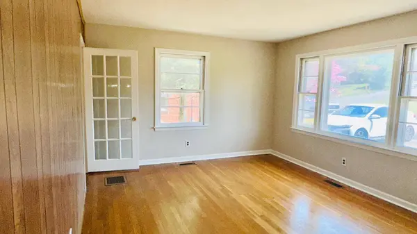 2403 PARK HILL RD, Staunton, VA 24401