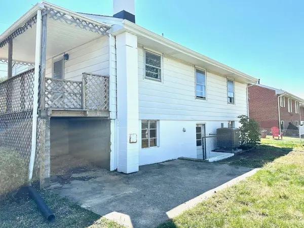 2403 PARK HILL RD, Staunton, VA 24401