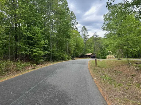 4 EAST POINT RD, Palmyra, VA 22963