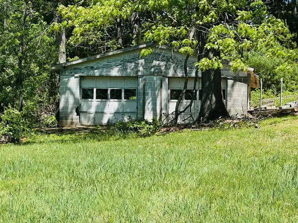 79 ROCKY LN, Stuarts Draft, VA 24477
