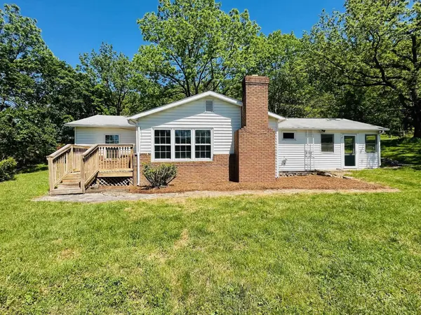 79 ROCKY LN, Stuarts Draft, VA 24477