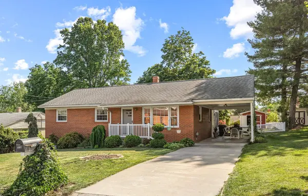 208 TUXEDO RD, Staunton, VA 24401