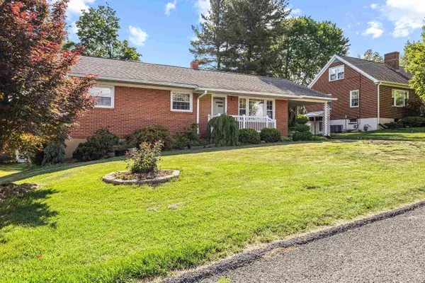 208 TUXEDO RD, Staunton, VA 24401