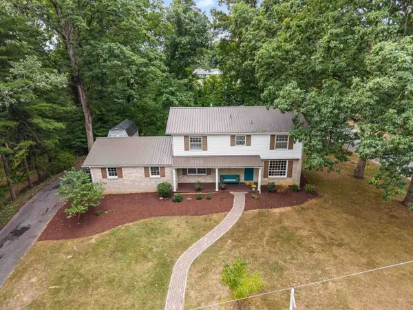 426 WINDEMERE DR, Staunton, VA 24401