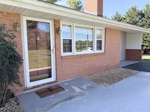 603 DOOMS CROSSING RD, Waynesboro, VA 22980