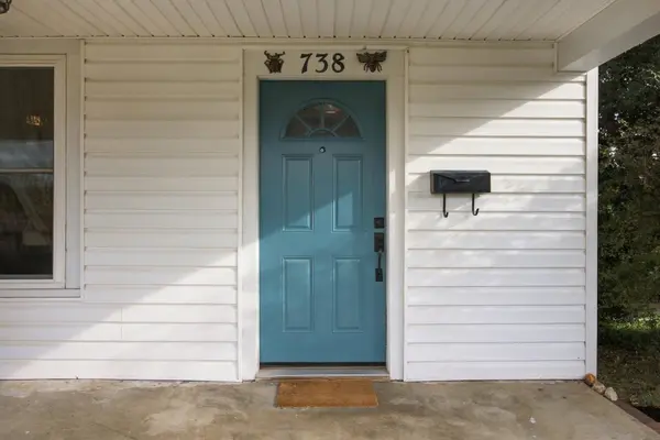 738 HIGHLAND AVE, Waynesboro, VA 22980