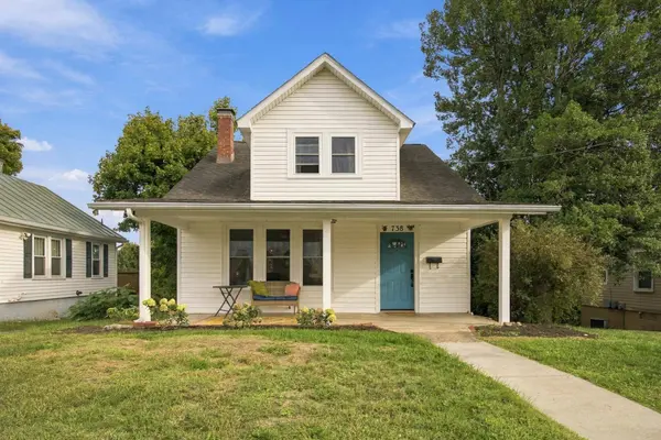 738 HIGHLAND AVE, Waynesboro, VA 22980