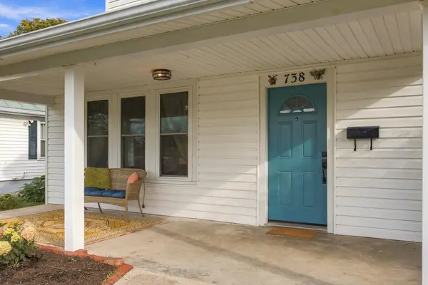 738 HIGHLAND AVE, Waynesboro, VA 22980