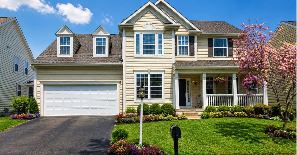 Lewis Center Ohio home exterior representing a successful smooth closing for a seller