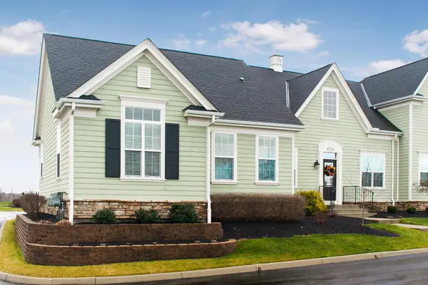 Stylish villa in a Central Ohio 55+ community—sold by local real estate specialist Rita Boswell