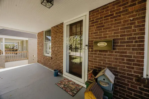 1749 Sullivant Avenue, Columbus, OH 43223