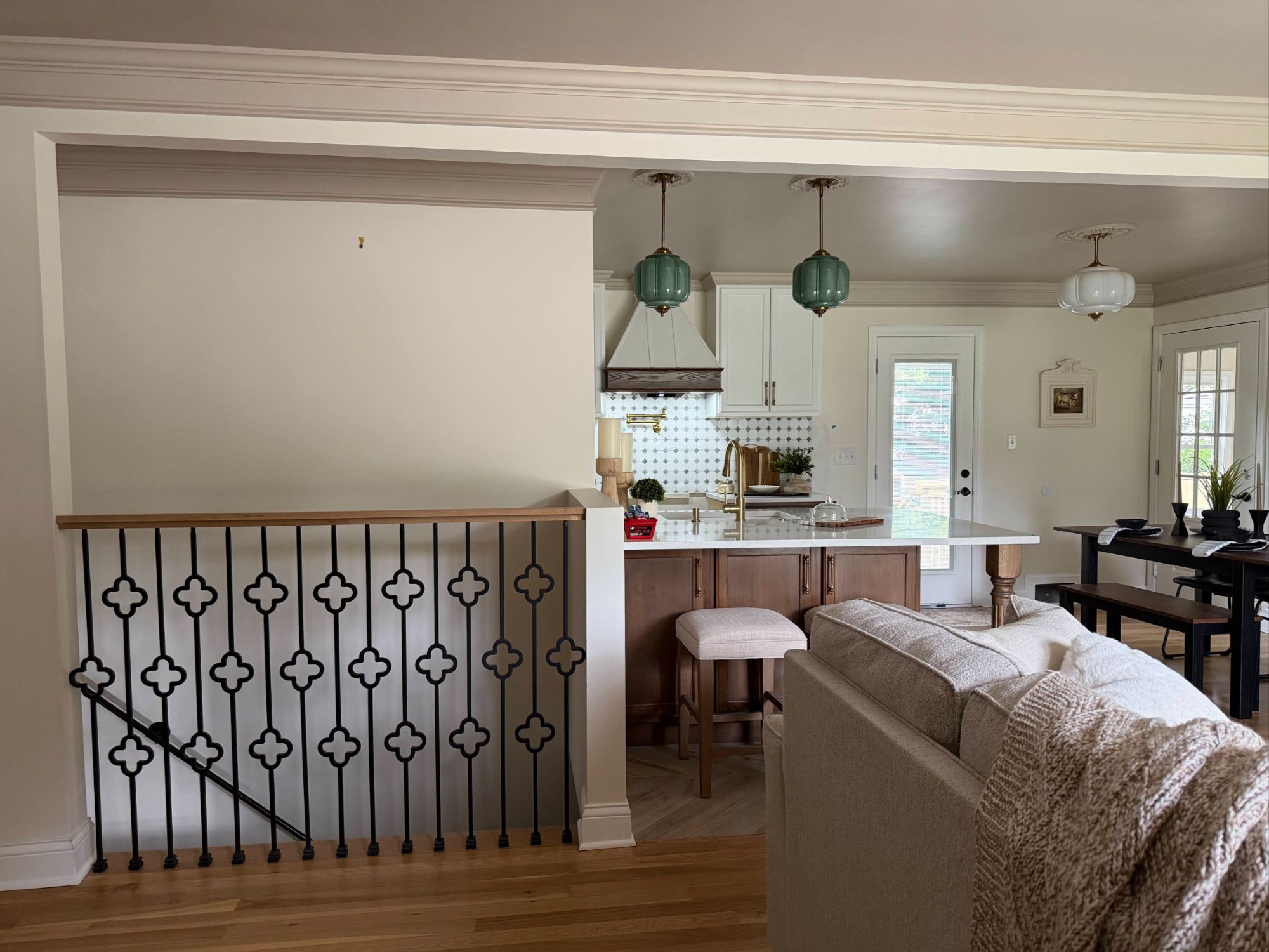 The balusters with the clover motif...