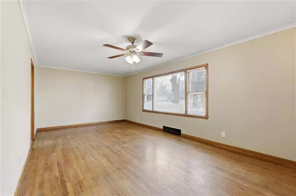 13609 Cypress AVE, Grandview, MO 64030