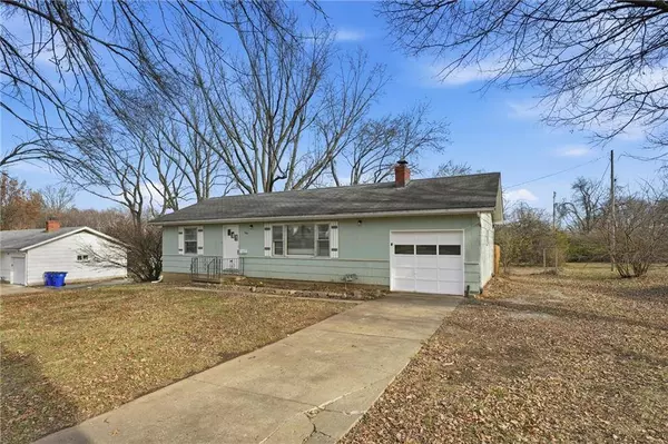 13609 Cypress AVE, Grandview, MO 64030