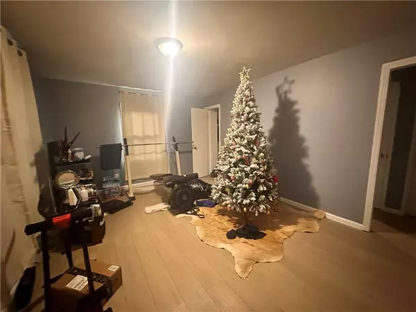 4621 E 43rd TER, Kansas City, MO 64130