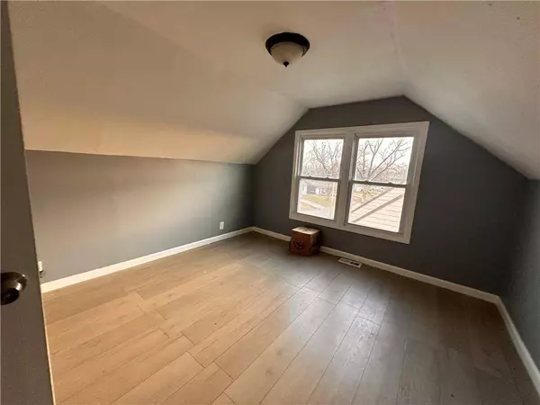 4621 E 43rd TER, Kansas City, MO 64130