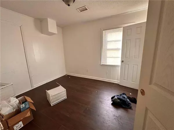 8009 Park AVE, Kansas City, MO 64132