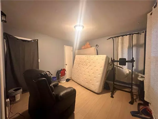 4621 E 43rd TER, Kansas City, MO 64130