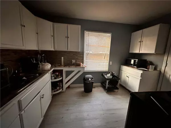 4621 E 43rd TER, Kansas City, MO 64130