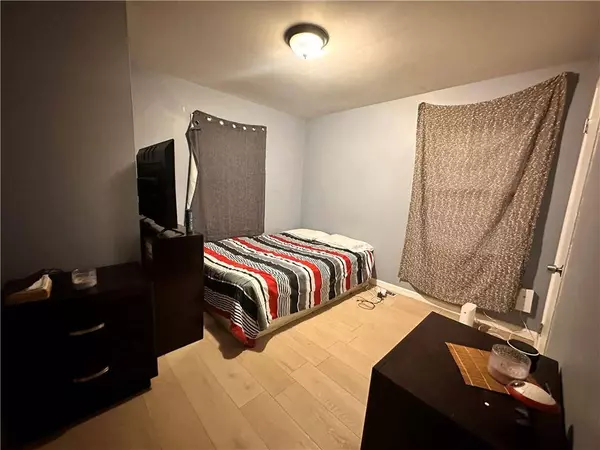 4621 E 43rd TER, Kansas City, MO 64130