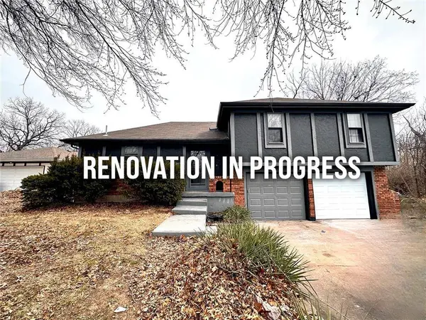 8401 STERLING AVE, Raytown, MO 64138