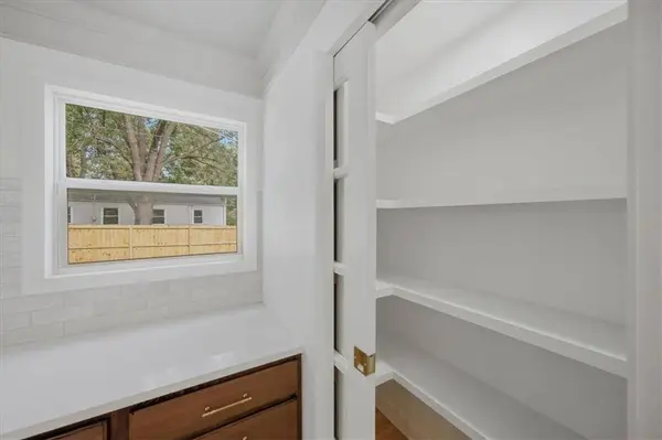 5806 W 75th ST, Prairie Village, KS 66208