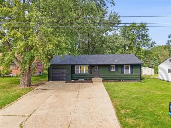 5806 W 75th ST, Prairie Village, KS 66208