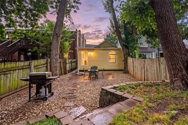 3921 Central ST, Kansas City, MO 64111