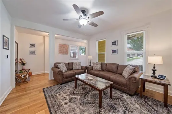 3921 Central ST, Kansas City, MO 64111