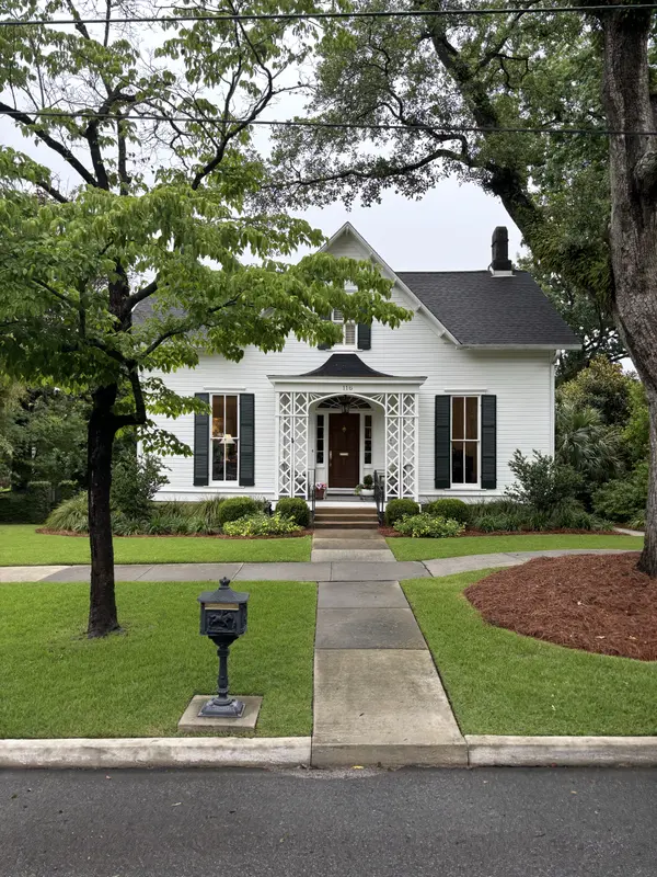 feature image of Selling a Home in Starkville, MS: What Sellers Should Know Before Listing
