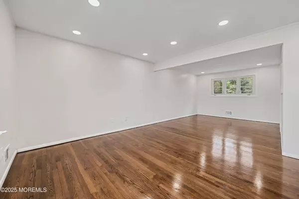 344 Colonial Drive, Toms River, NJ 08753