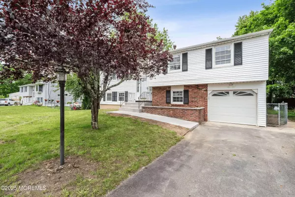 344 Colonial Drive, Toms River, NJ 08753