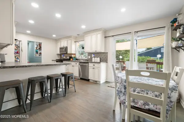 900 10th Avenue, Toms River, NJ 08757