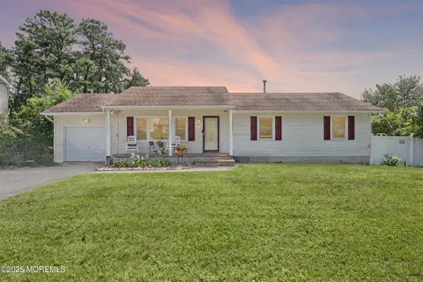 900 10th Avenue, Toms River, NJ 08757