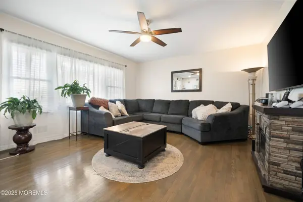 900 10th Avenue, Toms River, NJ 08757