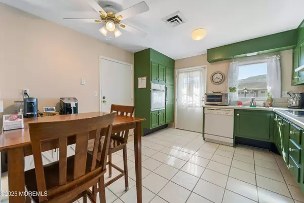 677 New Castle Court, Lakewood, NJ 08701