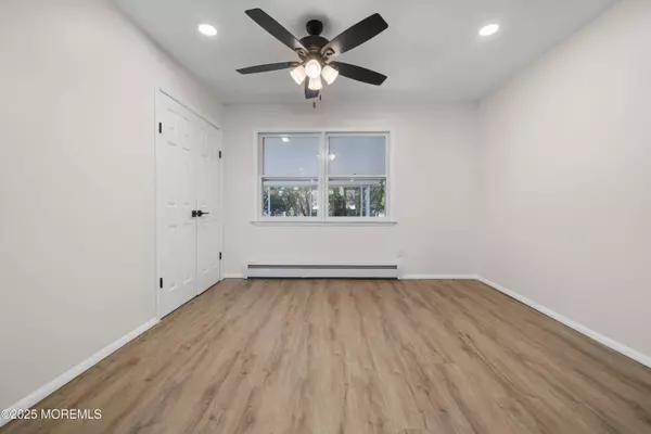 6 Westport Drive, Toms River, NJ 08757